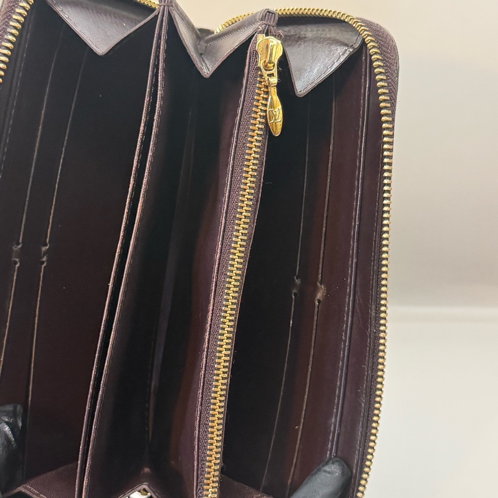 AUTHENTIC AMARANTI ( PURPLE) Vernice ZIPPY WALLET - Picture 16 of 16